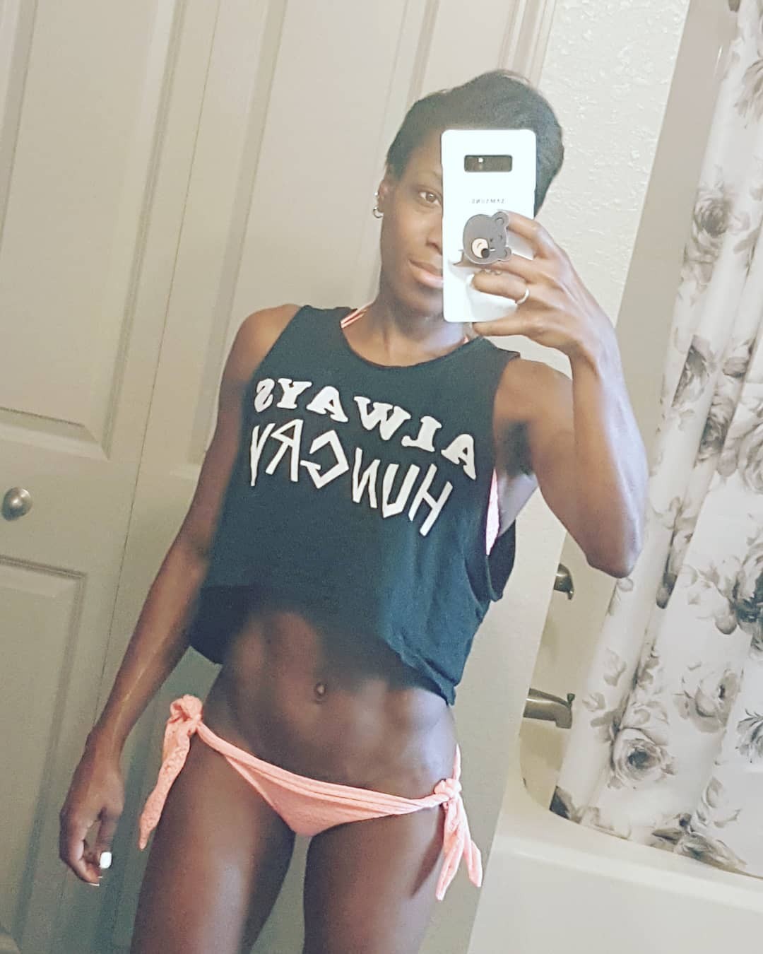 vanessa-james-sexy-skater-2019-13 vanessa james sexy skater 2019 13