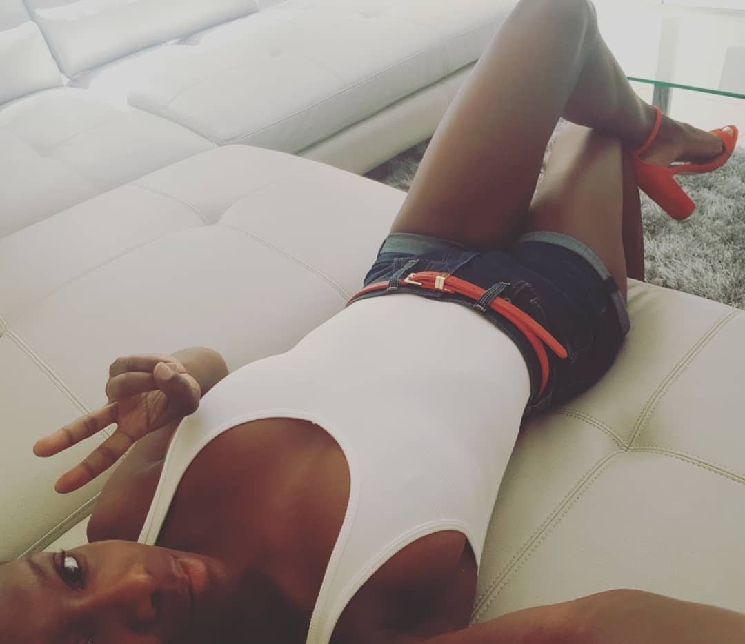 vanessa-james-sexy-skater-2019-19 vanessa james sexy skater 2019 19