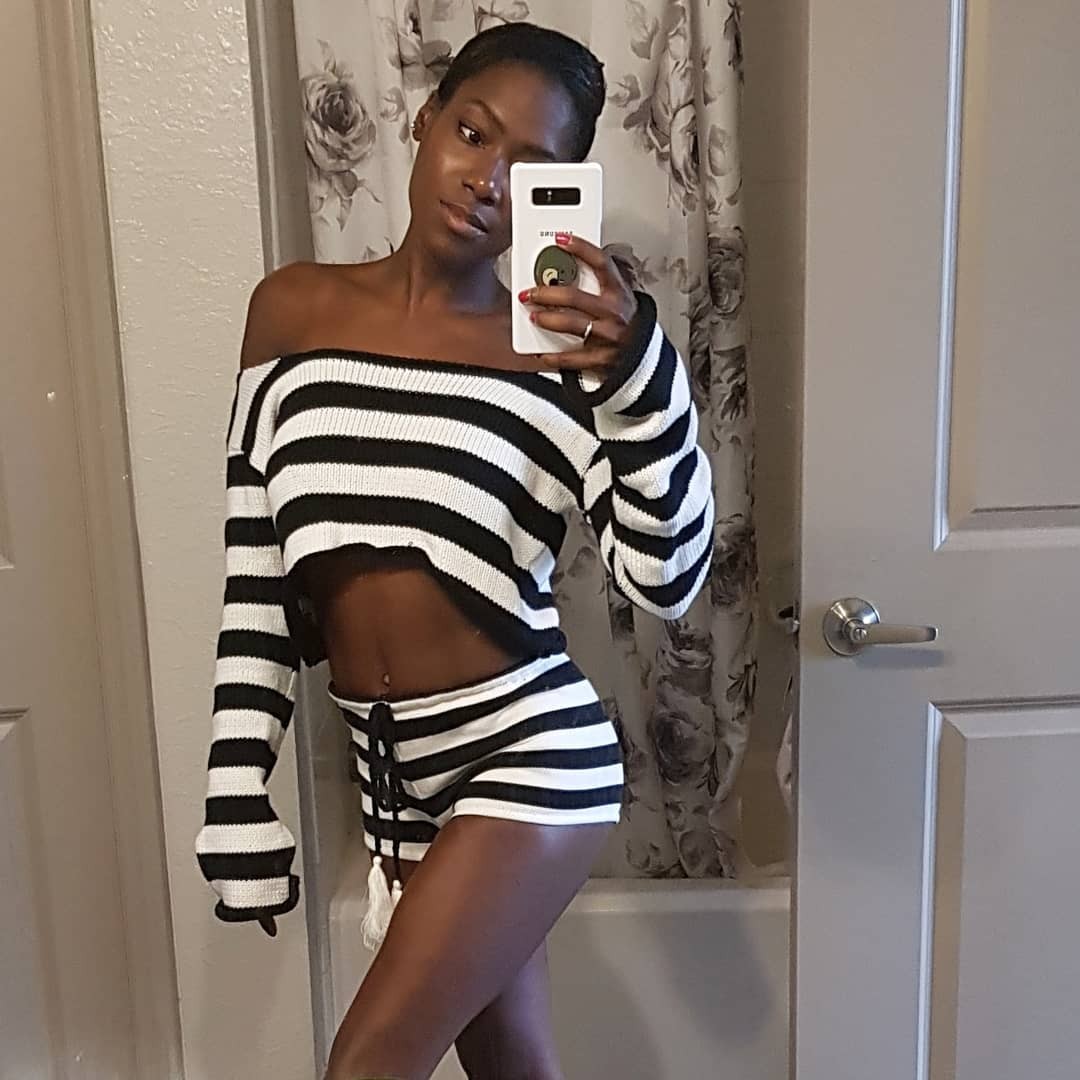 vanessa-james-sexy-skater-2019-21 vanessa james sexy skater 2019 21