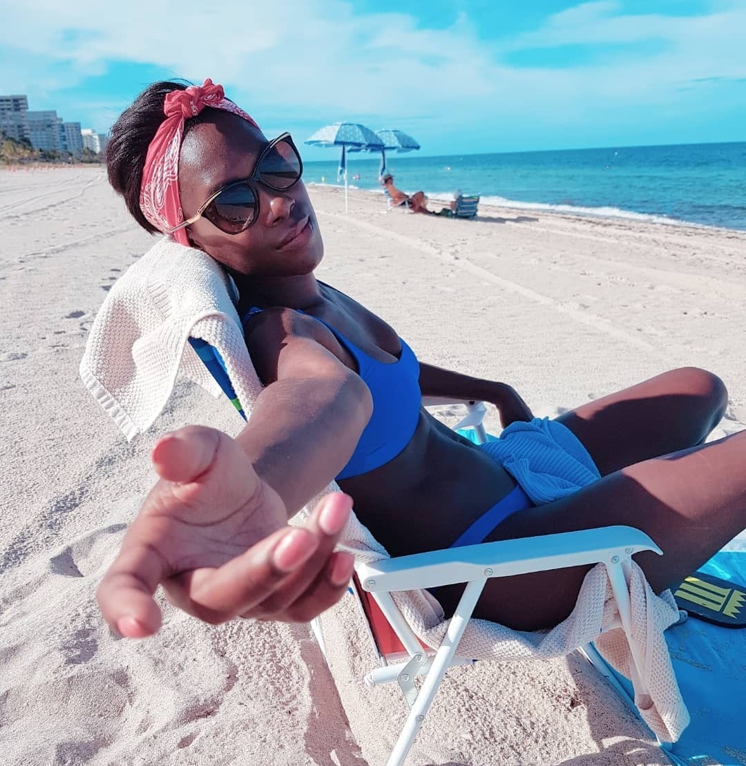 vanessa-james-sexy-skater-2019-22 vanessa james sexy skater 2019 22