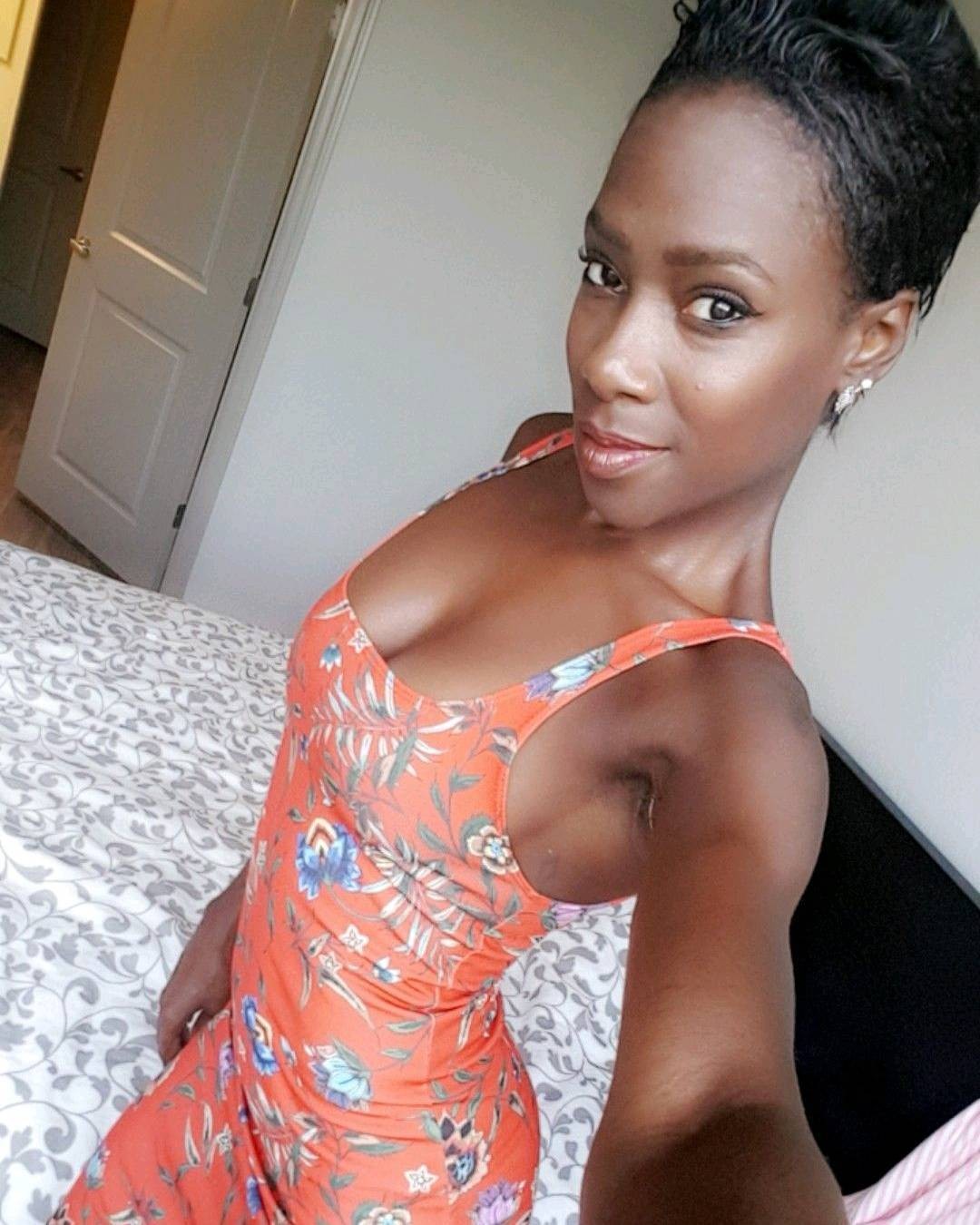 vanessa-james-sexy-skater-2019-4 vanessa james sexy skater 2019 4