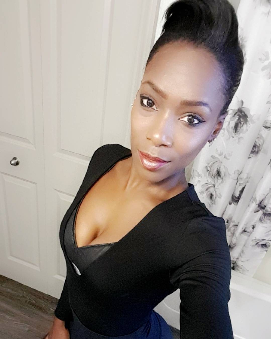 vanessa-james-sexy-skater-2019-7 vanessa james sexy skater 2019 7
