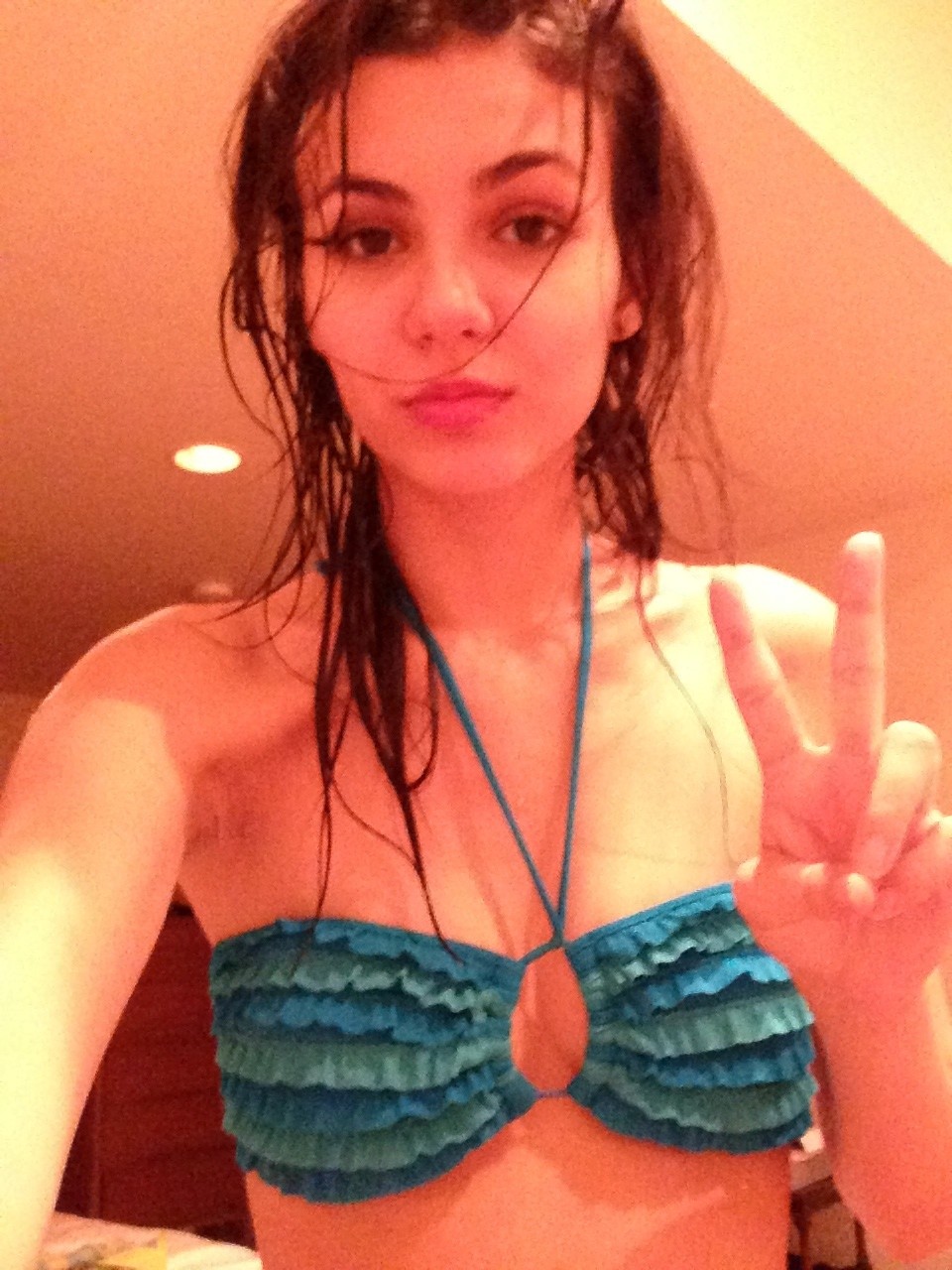 victoria-justice-nude-the-fappening-pro-27 victoria justice nude the fappening pro 27