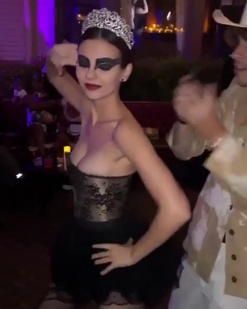 victoria-justice-sexy-halloween-thefappening-cfd-7 Victoria Justice Tits