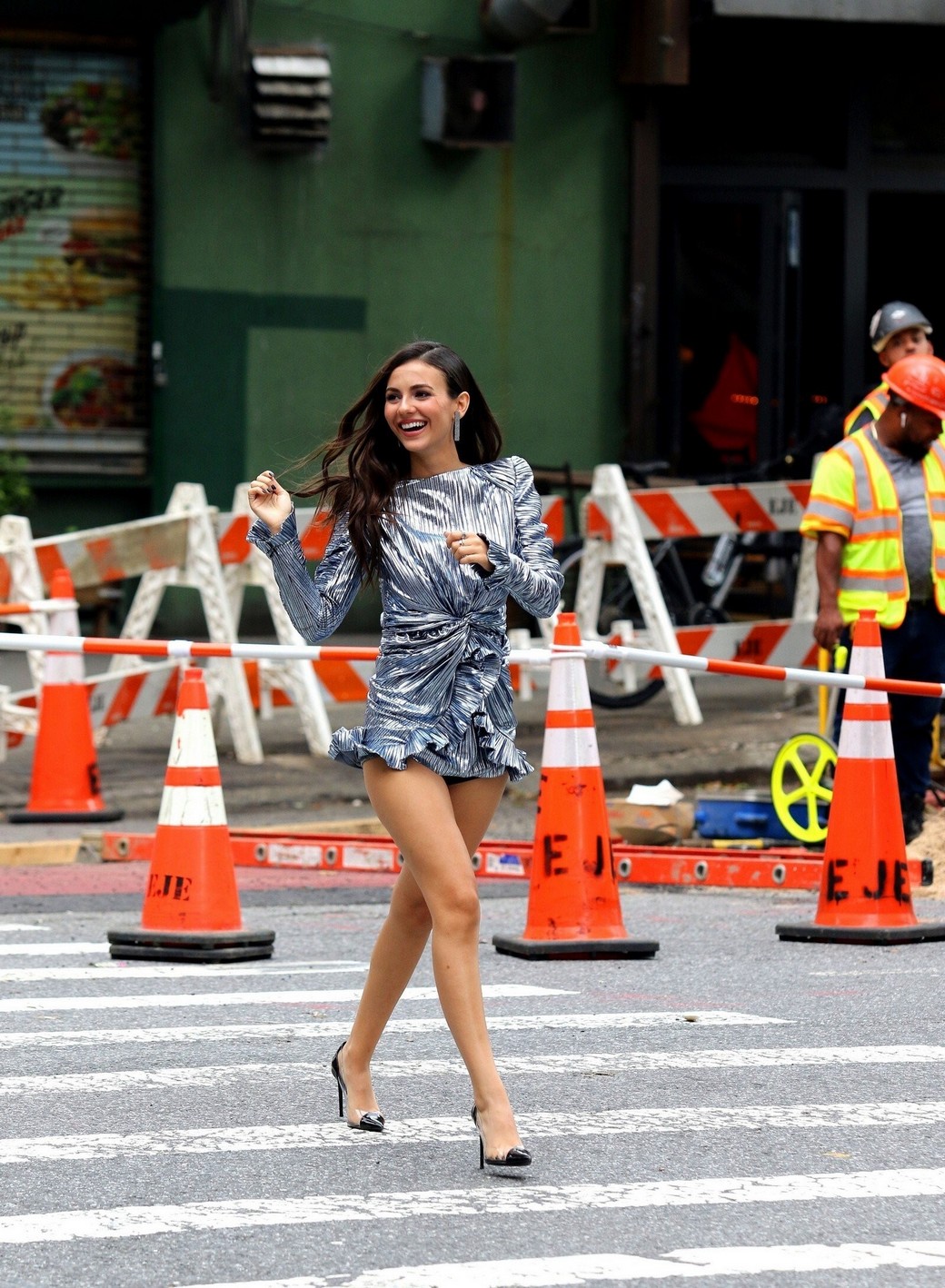 victoria-justice-sexy-upskirt-10 Victoria Justice Sexy Legs