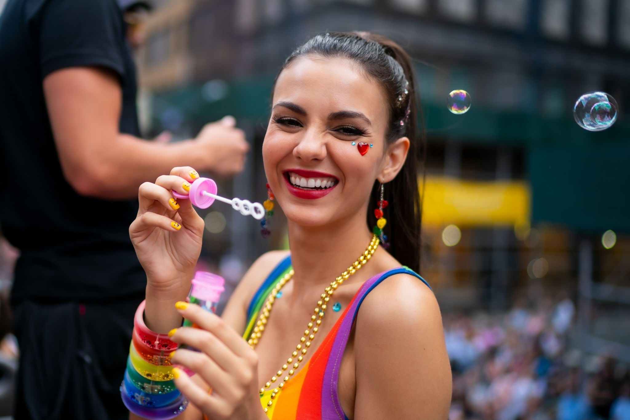 victoria-justice-sexy-worldpride-nyc-62 Victoria Justice Bubbles