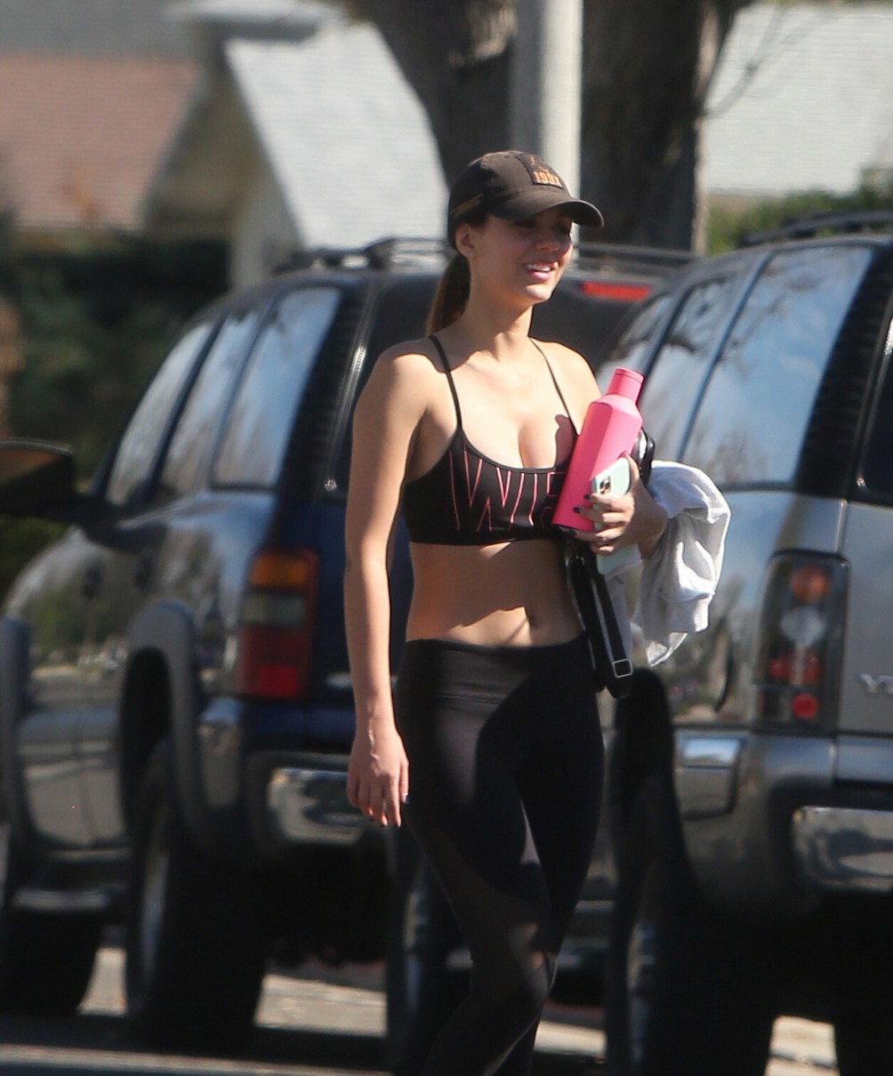 victoria-justice-tight-leggings-thefappening-cfd-6 victoria justice tight leggings thefappening cfd 6