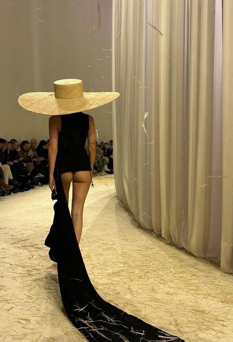 vittoria-ceretti-ass-thefappening-cfd-1-1 Vittoria Ceretti Naked Ass At Jacquemus fashion show