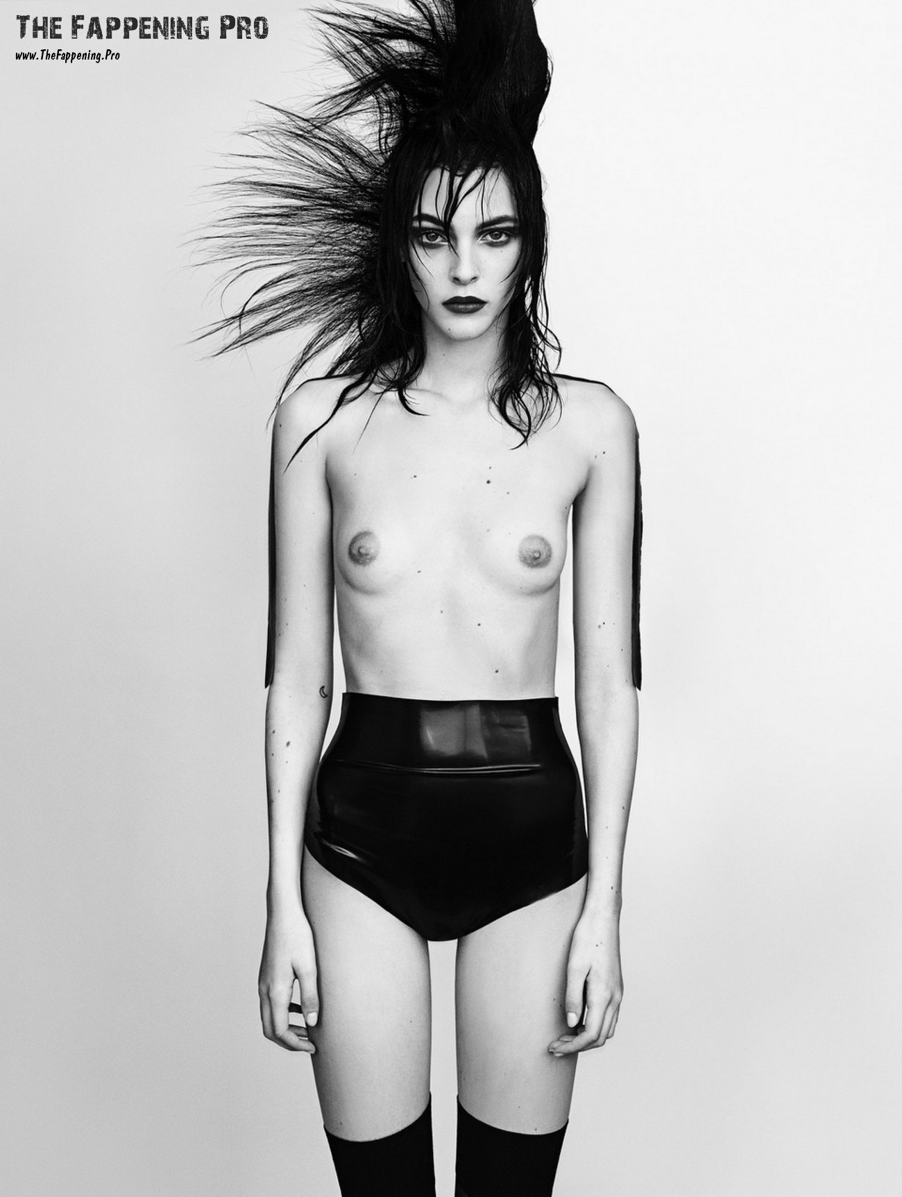 vittoria-ceretti-nude-sexy-thefappening-cfd-9 Vittoria Ceretti Topless