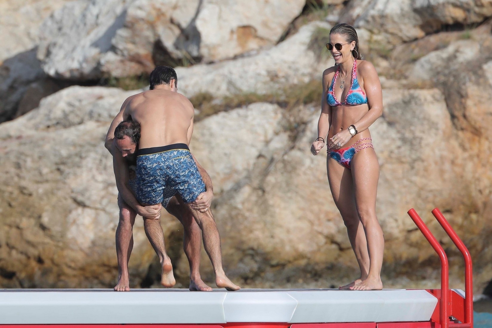 vogue-williams-sexy-bikini-15 vogue williams sexy bikini 15