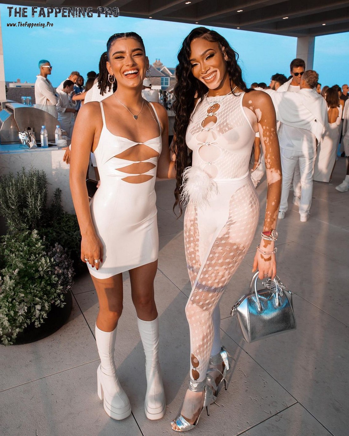 winnie-harlow-braless-thefappening-cfd-3 Winnie Harlow Hot