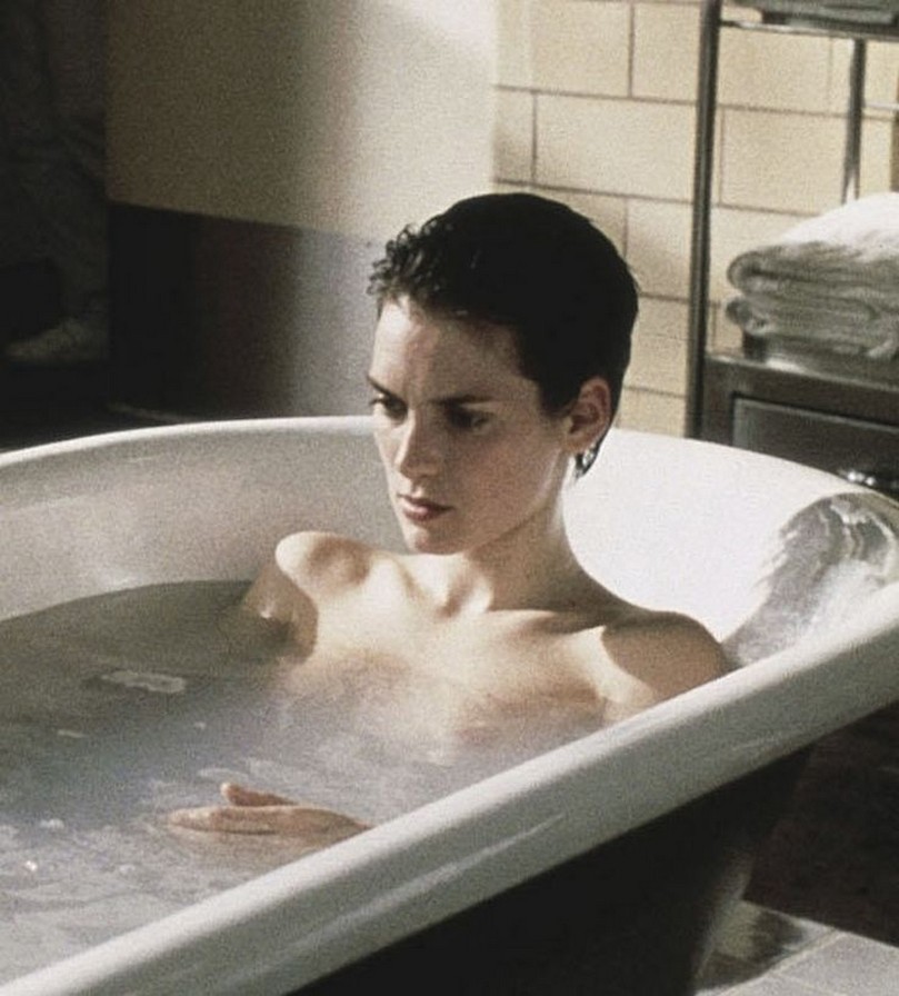 winona-ryder-nude-explicit-pics-and-gif-2020-thefappening-cfd-2 Winona Ryder Naked In BAth