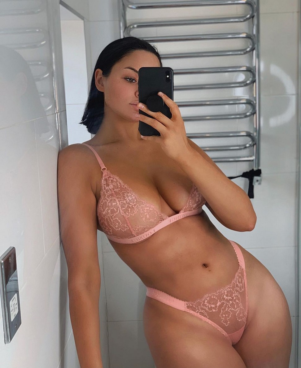 yasmin-de-christie-sexy-thefappening-cfd-6 Yasmin De Christie Selfie In Lingerie