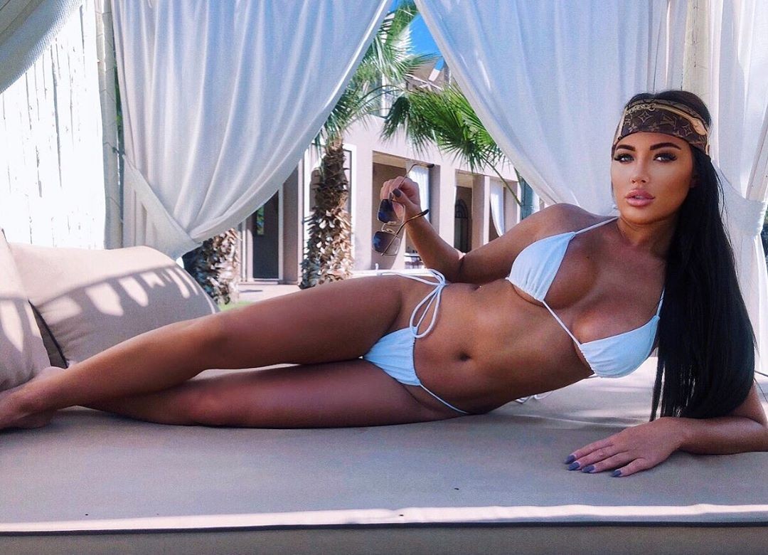 yazmin-oukhellou-sexy-valentines-day-1 Yazmin Oukhellou Sexy Bikini