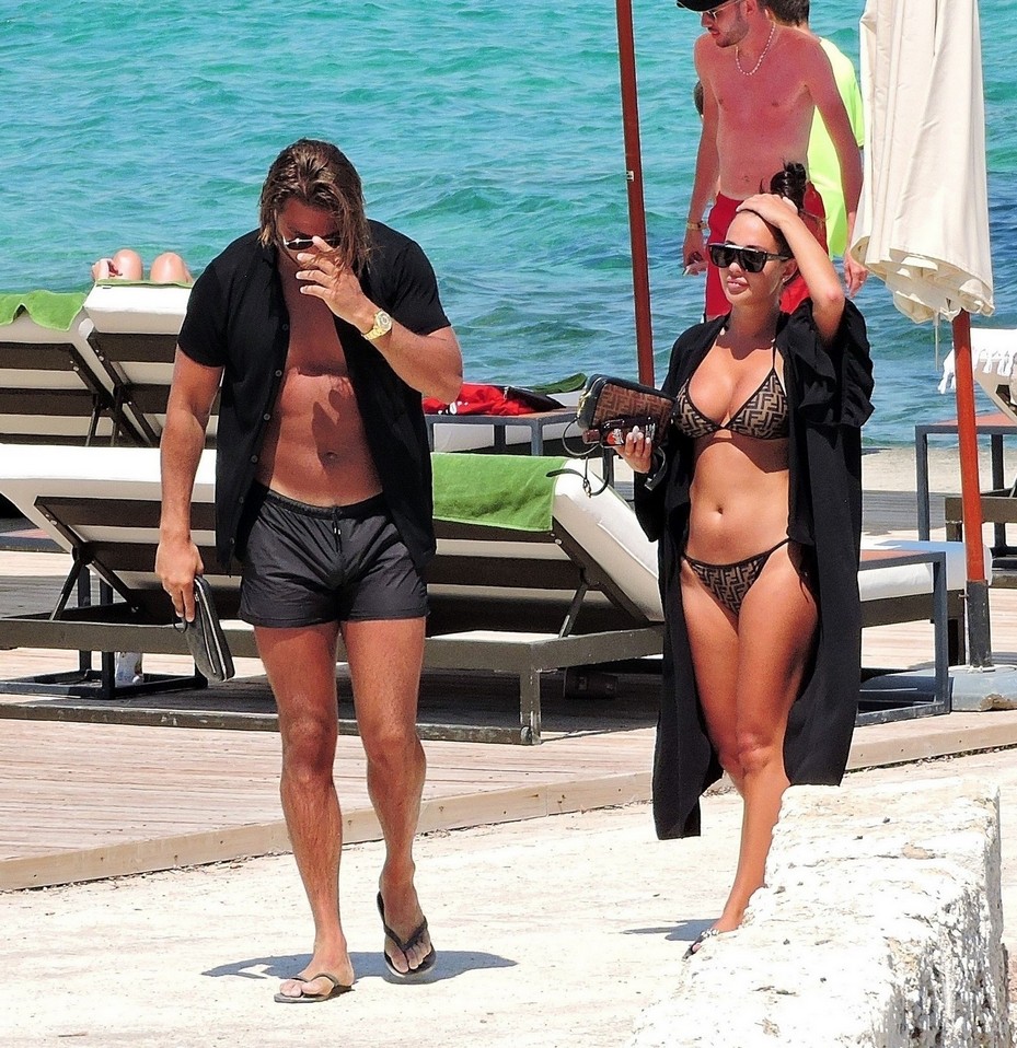 yazmin-oukhellou-topless-on-vacation-in-mexico-2020-thefappening-cfd-4 yazmin oukhellou topless on vacation in mexico 2020 thefappening cfd 4