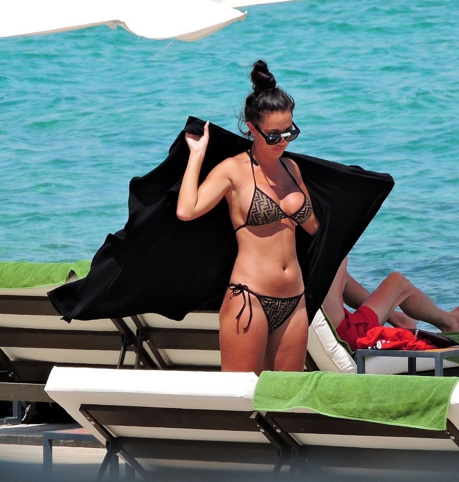yazmin-oukhellou-topless-on-vacation-in-mexico-2020-thefappening-cfd-6 yazmin oukhellou topless on vacation in mexico 2020 thefappening cfd 6