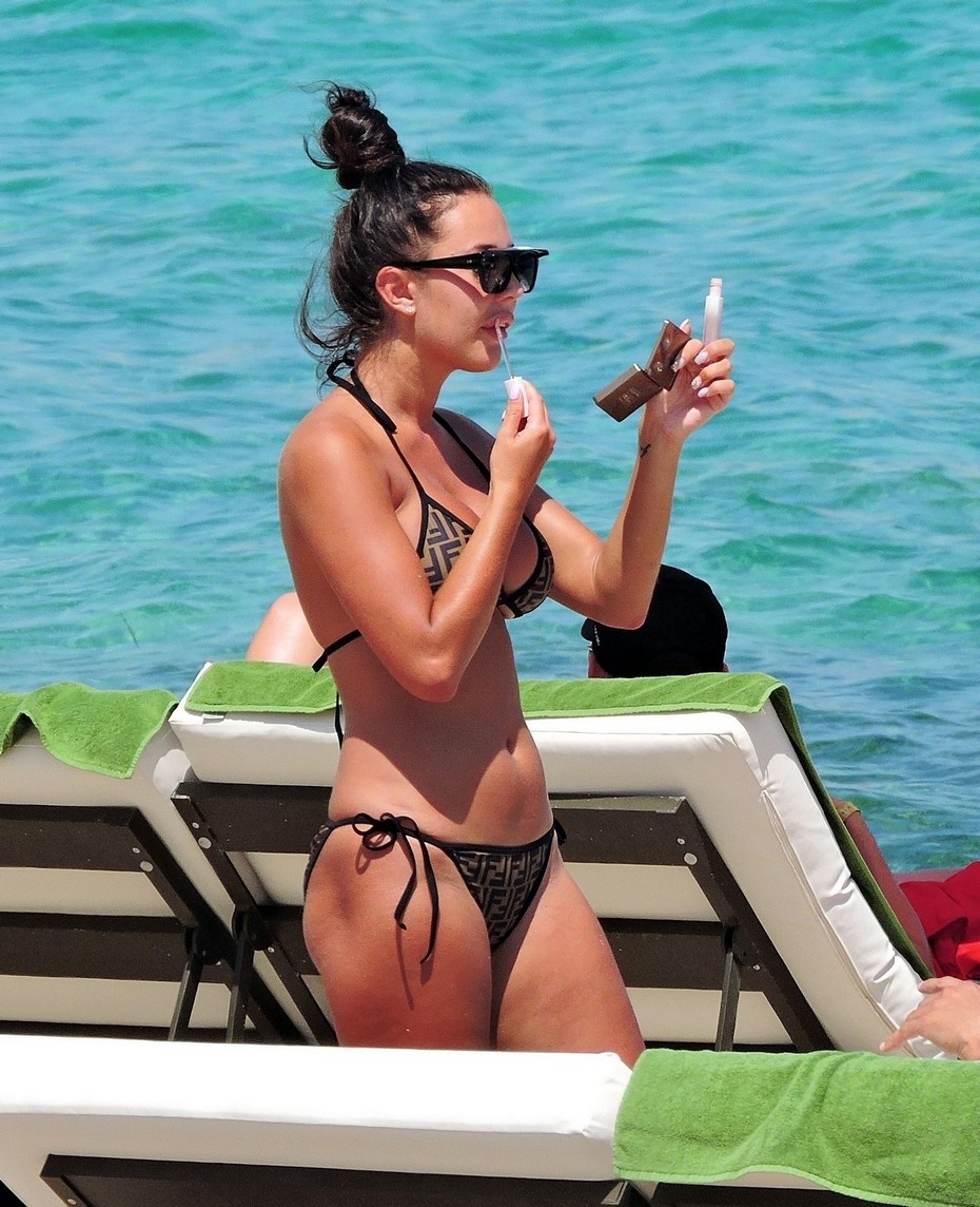 yazmin-oukhellou-topless-on-vacation-in-mexico-2020-thefappening-cfd-9 yazmin oukhellou topless on vacation in mexico 2020 thefappening cfd 9