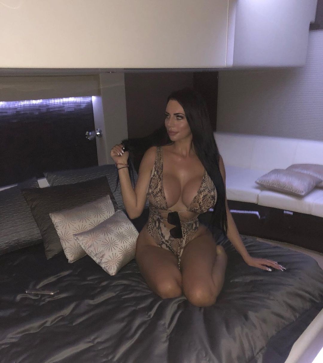 yvonne-bar-sexiest-pics-never-seen-before-thefappeningpro-9 Yvonne Bar Sexy In Bed