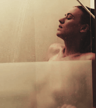 yvonne-strahovski-nude-masturbate Yvonne Strahovski Nude Masturbating