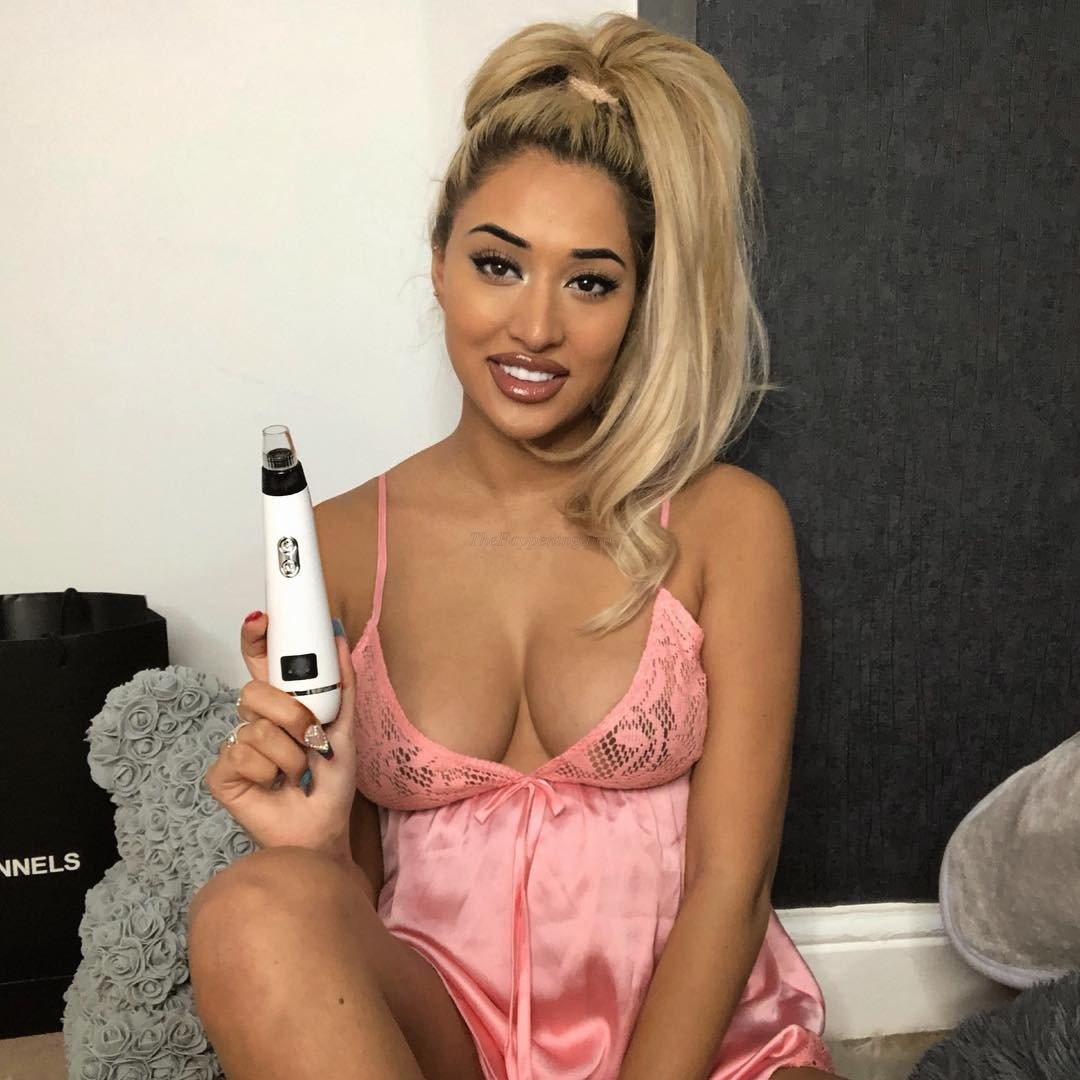 zahida-allen-tits-explicit-16 zahida allen tits explicit 16