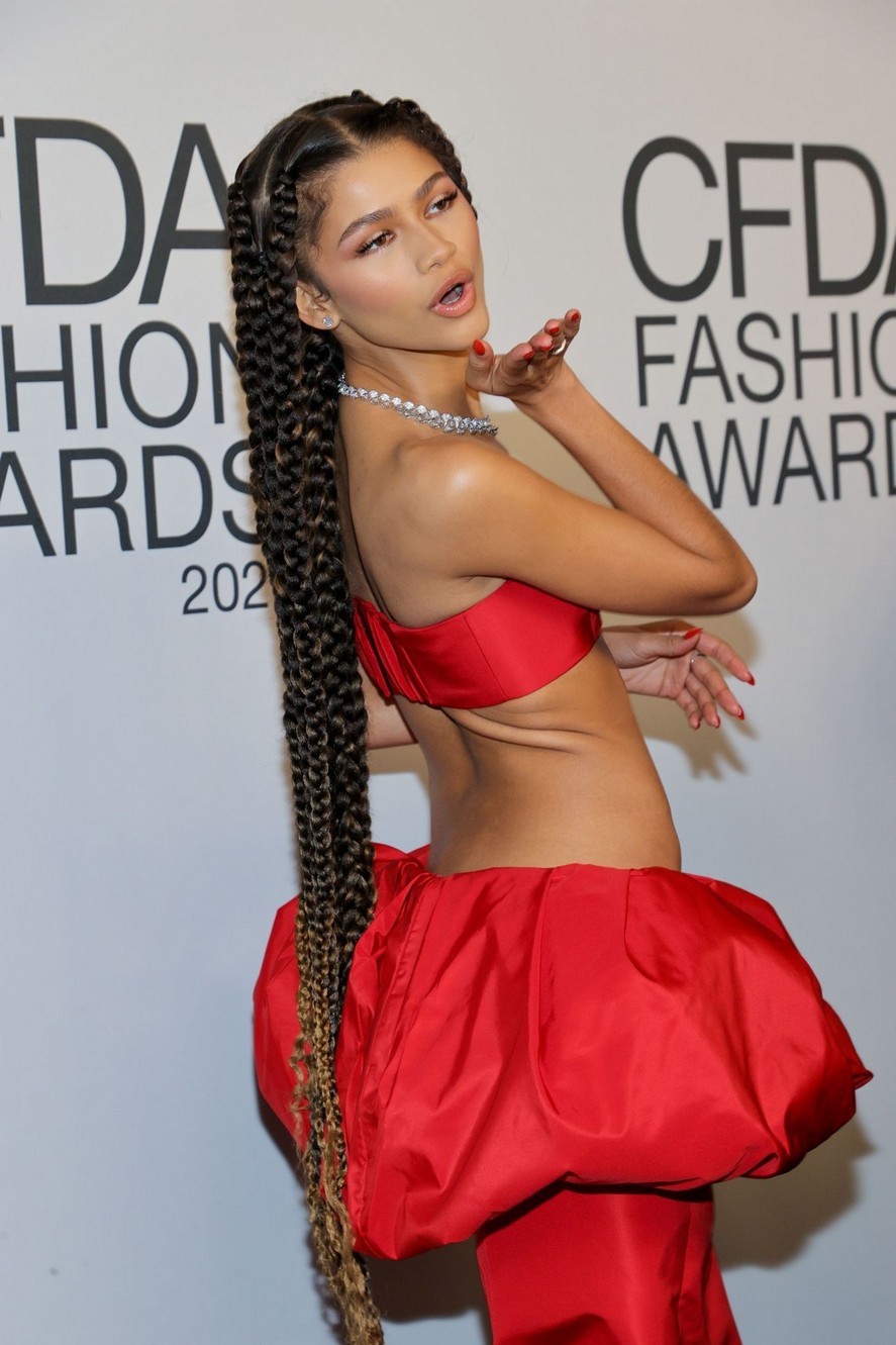 zendaya-almost-showed-her-pussy-thefappening-cfd-20 zendaya almost showed her pussy thefappening cfd 20