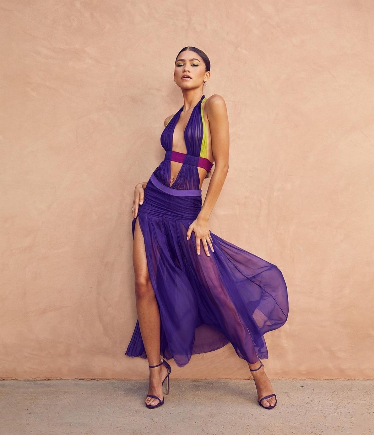 zendaya-hot-versace-dress-thefappening-cfd-6 zendaya hot versace dress thefappening cfd 6