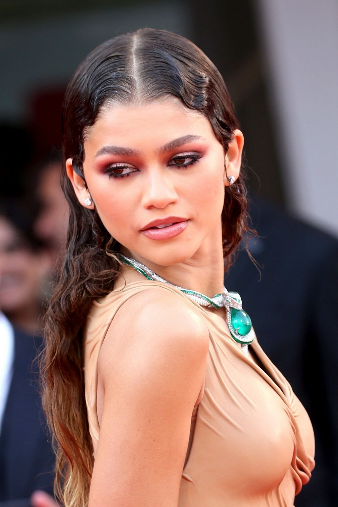 zendaya-sexy-at-dune-premiere-thefappening-cfd-23 zendaya sexy at dune premiere thefappening cfd 23