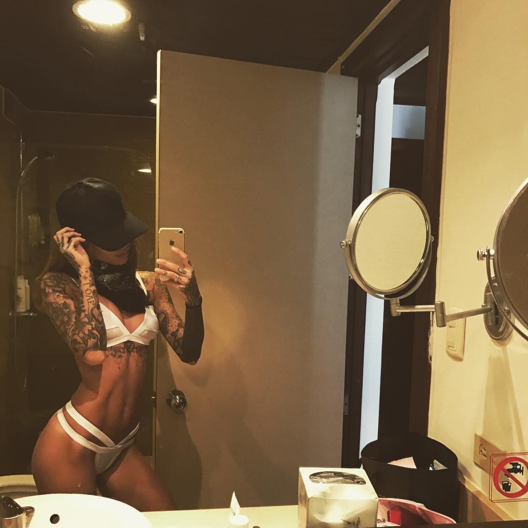 zoe-cristofoli-sexiest-pics-that-you-never-seen-before-thefappening-cfd-8 Zoe Cristofoli Leaked