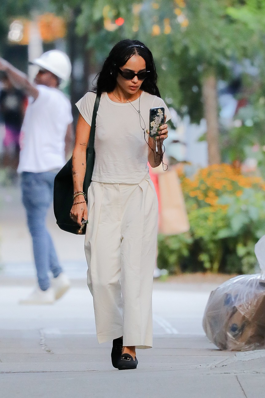 zoe-kravitz-showed-tiny-braless-tits-thefappening-cfd-1 zoe kravitz showed tiny braless tits thefappening cfd 1