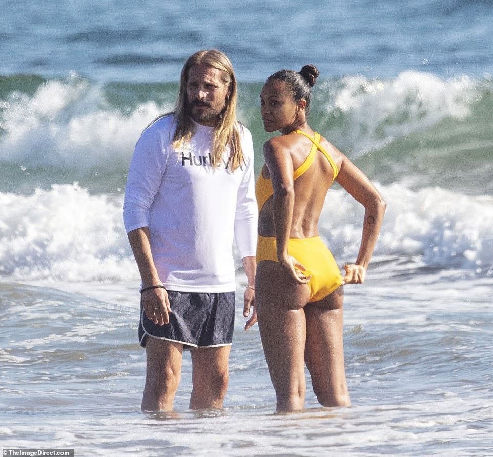 zoe-saldana-juicy-ass-in-malibu-thefappening-cfd-4 zoe saldana juicy ass in malibu thefappening cfd 4