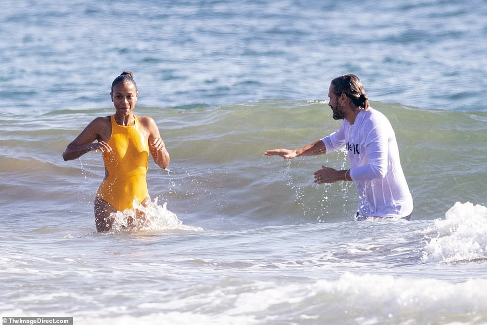 zoe-saldana-juicy-ass-in-malibu-thefappening-cfd-8 zoe saldana juicy ass in malibu thefappening cfd 8