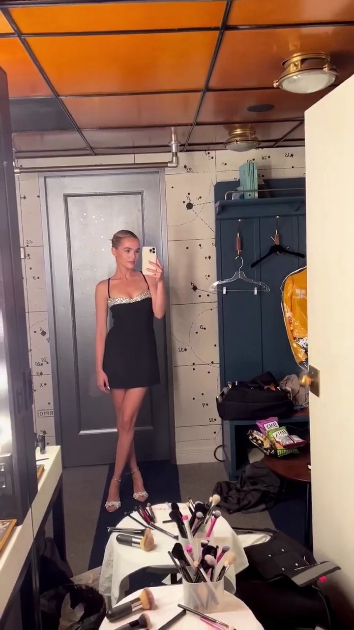zoey-deutch-deleted-selfie-thefappening-cfd-9 Zoey Deutch Leaked Selfie