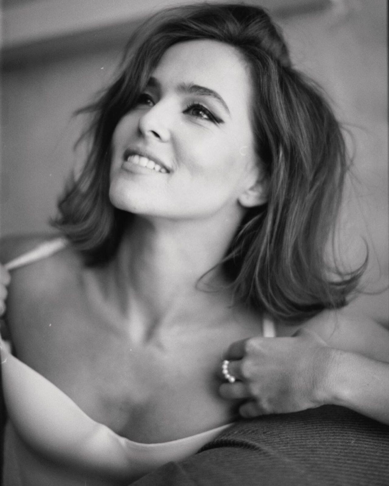 zoey-deutch-sexy-glass-2020-thefappening-pro-12 Zoey Deutch Fappening