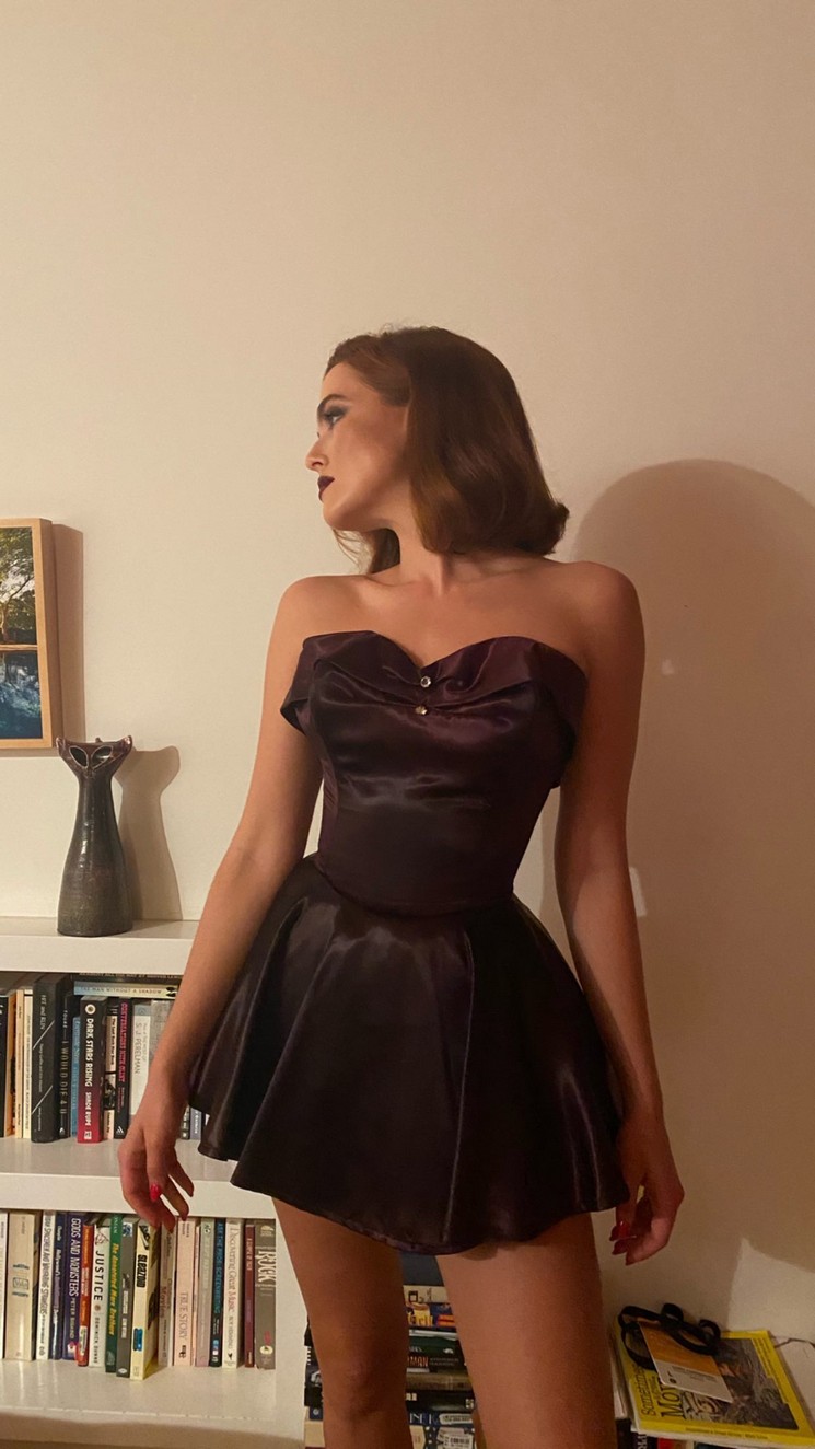 zoey-deutch-sexy-halloween-2020-thefappeningpro-2 Zoey Deutch Fappening