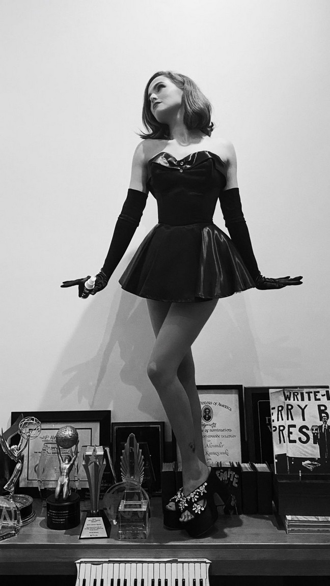 zoey-deutch-sexy-halloween-2020-thefappeningpro-6 zoey deutch sexy halloween 2020 thefappeningpro 6