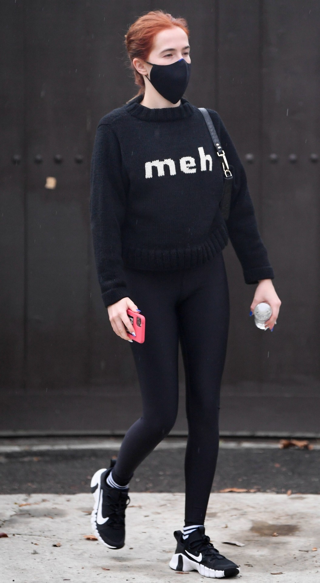 zoey-deutch-tight-leggings-thefappening-cfd-5 zoey deutch tight leggings thefappening cfd 5
