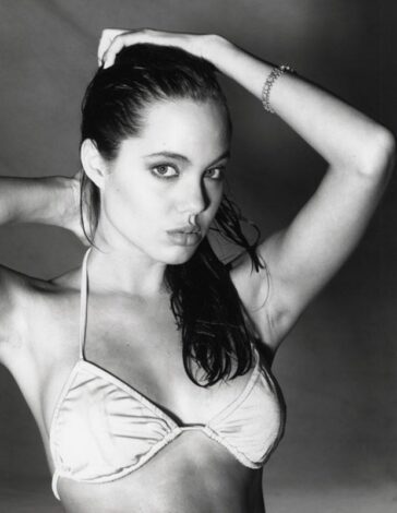 Angelina Jolie Young Sexy Photos 12 Angelina Jolie Young in Bikini 04