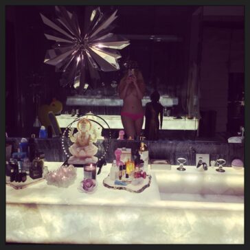 Christina Aguilera Topless (1 Photo) 7 Christina Aguilera Topless
