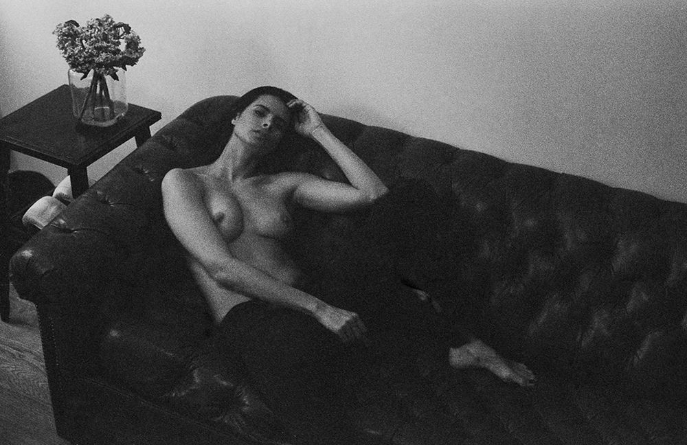 Desirey Abbs Topless 11