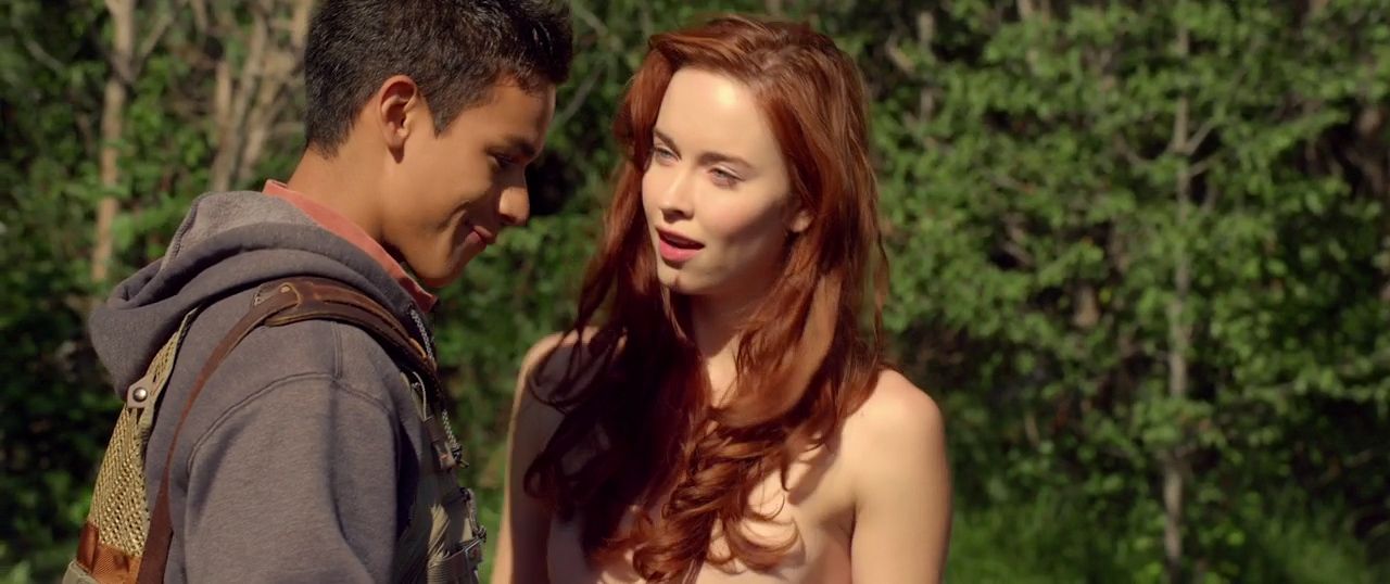 Elyse Levesque Topless 3