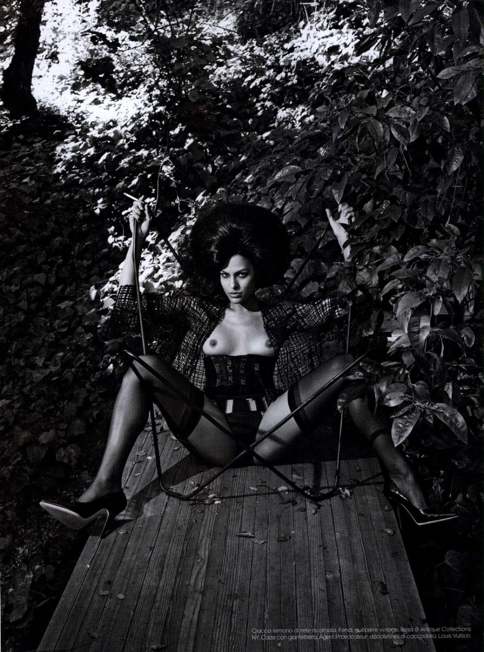 Eva Mendes Naked 09