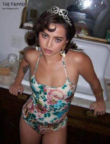 Isabela Merced Sexy For L’Officiel USA 2025 (10 Photos) 19 Isabela Merced Sexy TheFappening.Pro 7 624x812 1