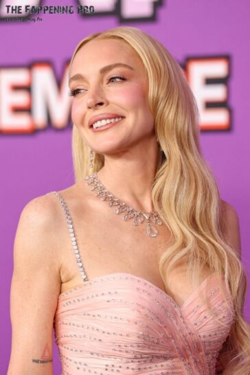 Lindsay Lohan Sexy At Freakier Friday Premiere (16 Photos) 21 Lindsay Lohan Sexy TheFappening.Pro 9 624x936 1