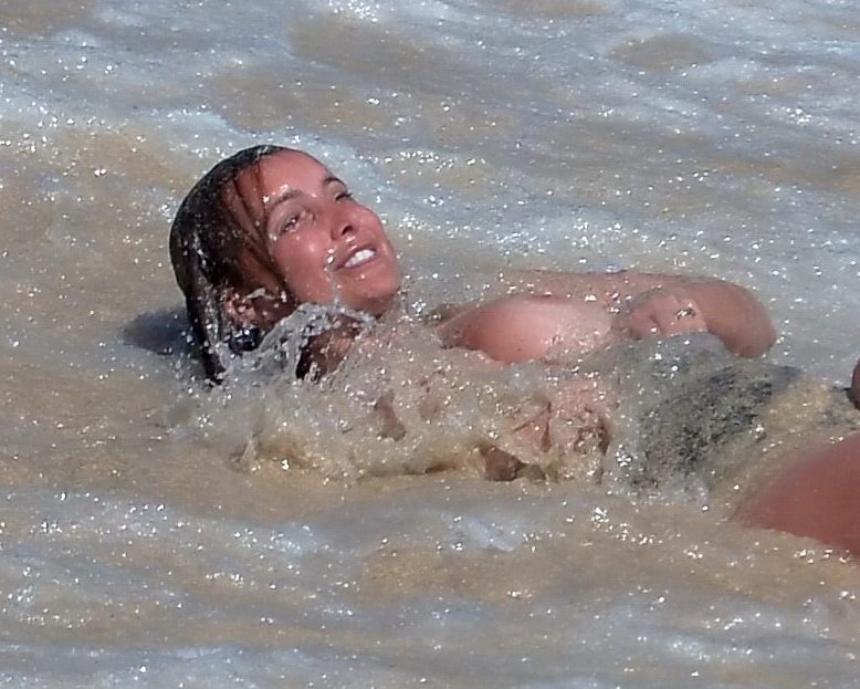 Louise Redknapp Topless 01