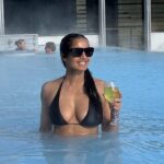 Padma Lakshmi Sexy By The Pool (2 Photos) 16 Padma Lakshmi Sexy TheFappening.Pro 3 624x800 1