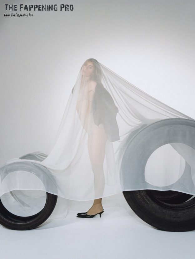 Suki Waterhouse Sexy TheFappening.Pro 3 624x828 1