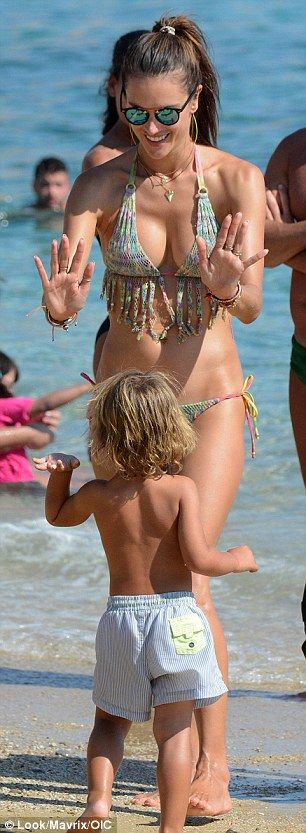 alessandra-ambrosio-bikini-61 Alessandra-Ambrosio-Bikini-61