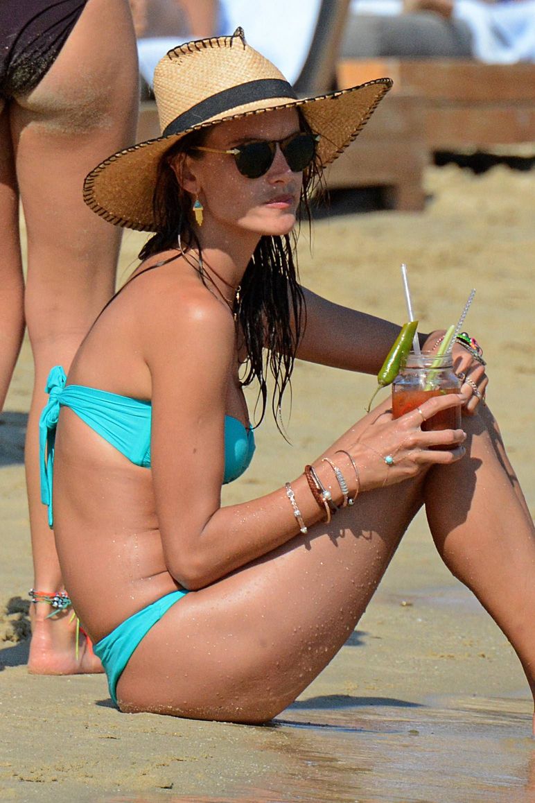 alessandra-ambrosio-in-a-bikini-2 Alessandra-Ambrosio-in-a-Bikini-2