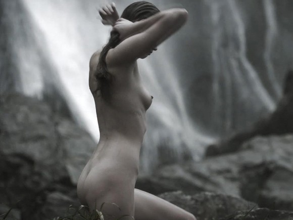 alyssa-sutherland-vikings-nude3 Alyssa-Sutherland-Vikings-Nude3