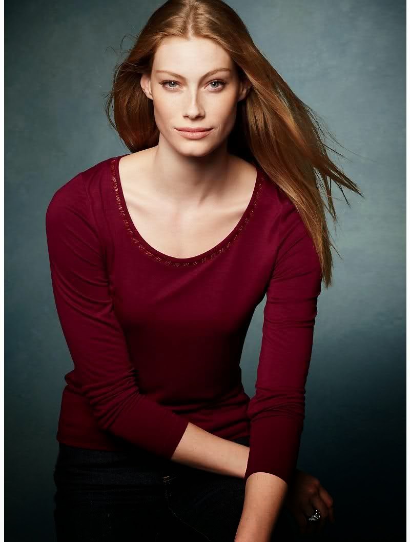 alyssa-sutherland-vikings-sexy1 Alyssa-Sutherland-Vikings-Sexy1